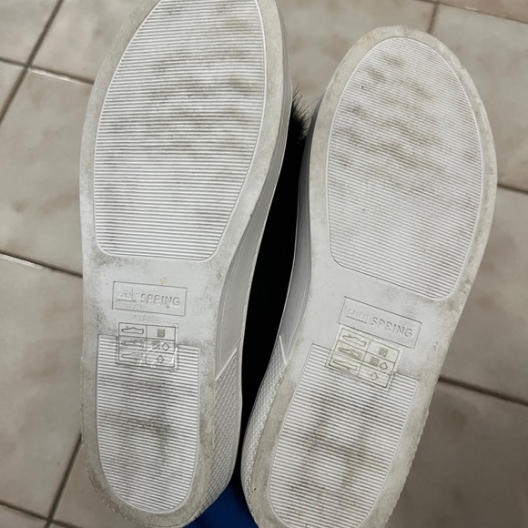 Black faux fur shoe - Picture 2 of 3